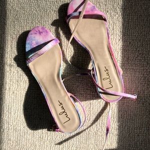LULU’s TYE-DYE HEELS.